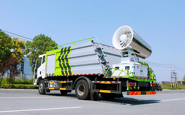 遠(yuǎn)程霧炮機(jī)在工地降塵作業(yè)中有哪些優(yōu)勢(shì)？